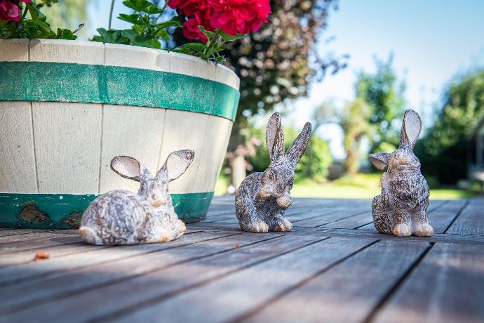 Stone effect ornaments rabbits